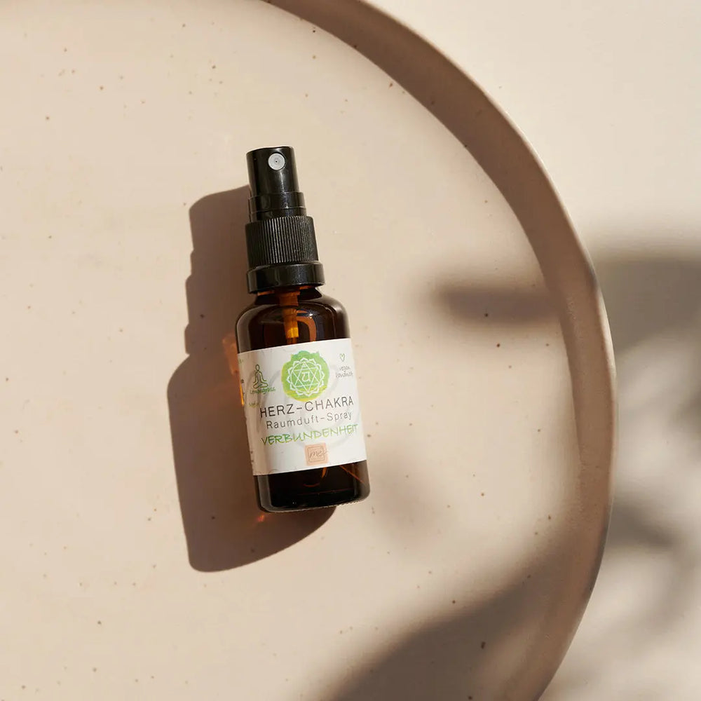 Bio-HERZ-CHAKRA Aromatherapie Aura-, Raumduft-, Yoga- & Meditationsspray VERBUNDENHEIT (grün)