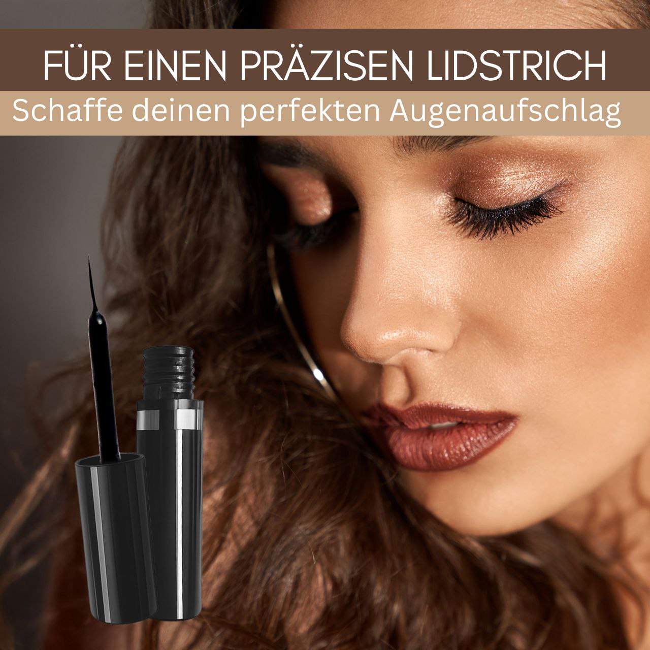 Eine Frau mit geschwungenem Eyeliner und braunem Lidschatten steht neben einer schwarzen Thats me Organic® Bio Eyeliner Tube. Der deutsche Text darüber hebt seine Formel für empfindliche Augen hervor.