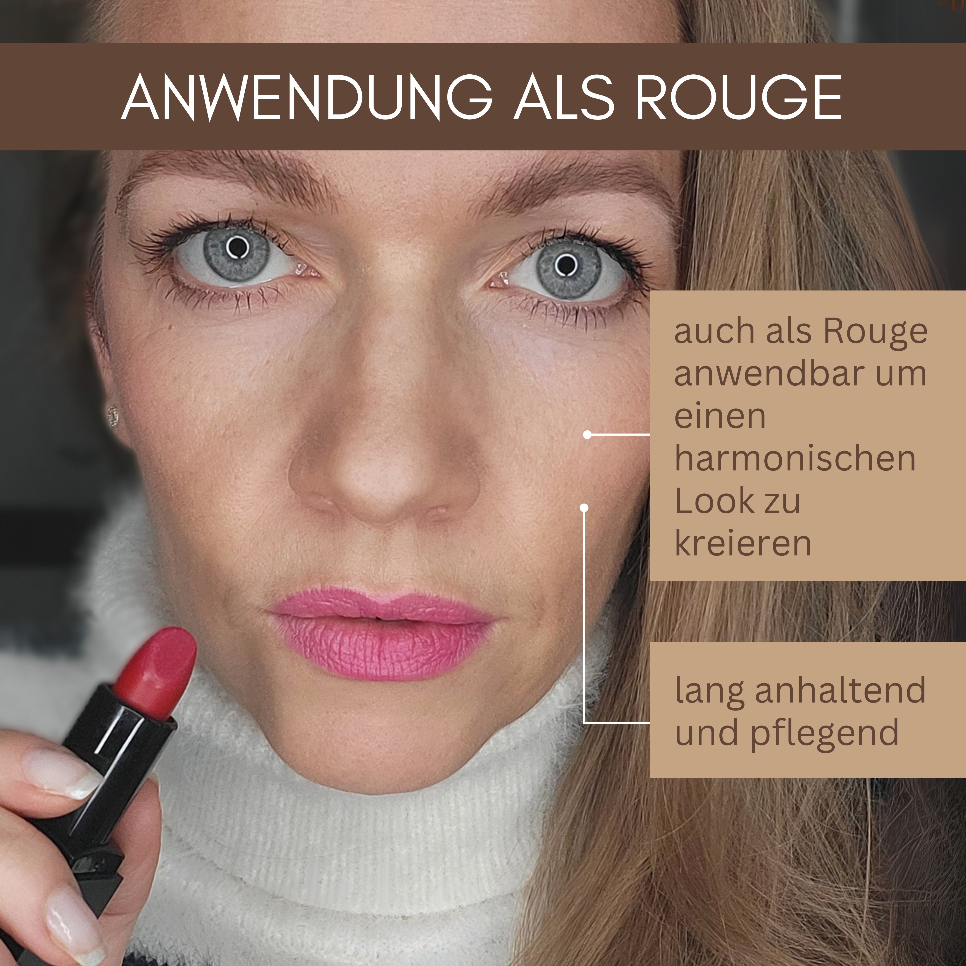 Eine Frau trägt den rosafarbenen Thats me Organic® Lippenstift auf, der gleichzeitig als Rouge für einen lang anhaltenden, harmonischen Look dient. Die vegane Formel verwöhnt die Lippen auf natürliche Weise und unterstreicht sanft Ihre Schönheit.