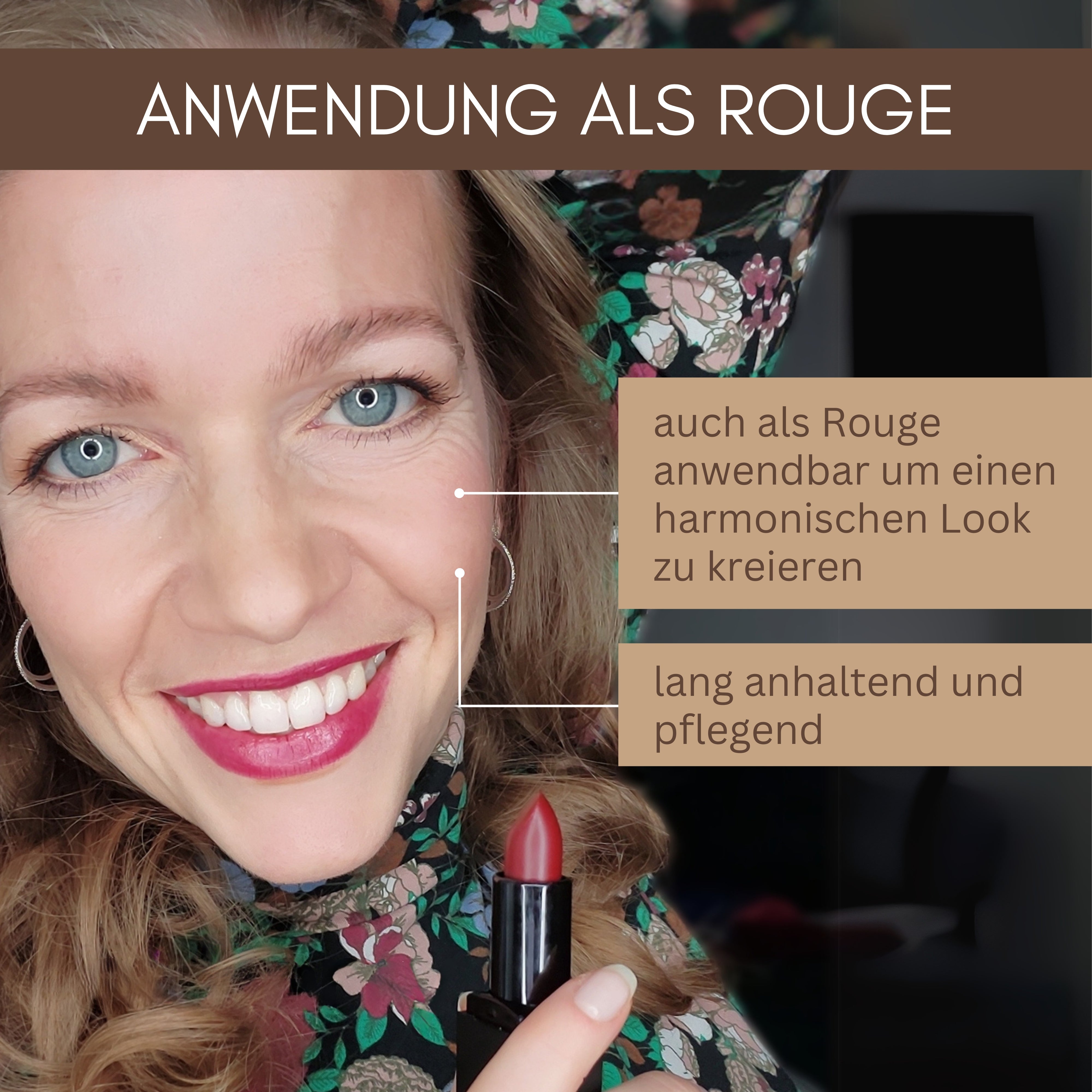 Eine Frau lächelt, hält Thats me Organic® Lippenstift; der vegane Bio-Lippenstift pflegt, ist langanhaltend und auch als Rouge nutzbar - sorgt für einen natürlichen Look ohne Tierversuche.