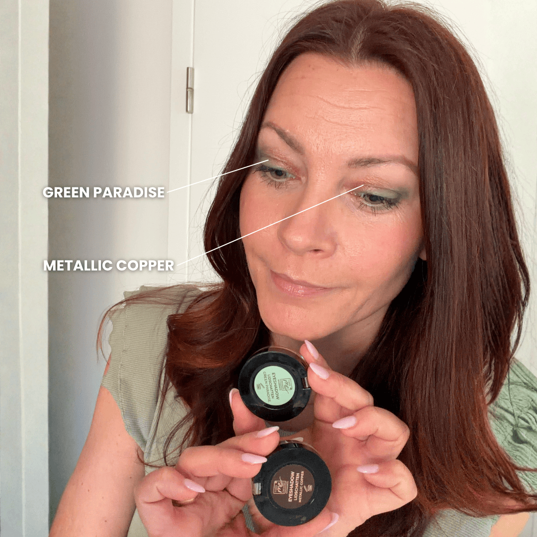 Anwendungsbild der Lidschatten Green Paradise und Metallic Copper auf dem Auge mit natürlichem Augen-Make-up Look