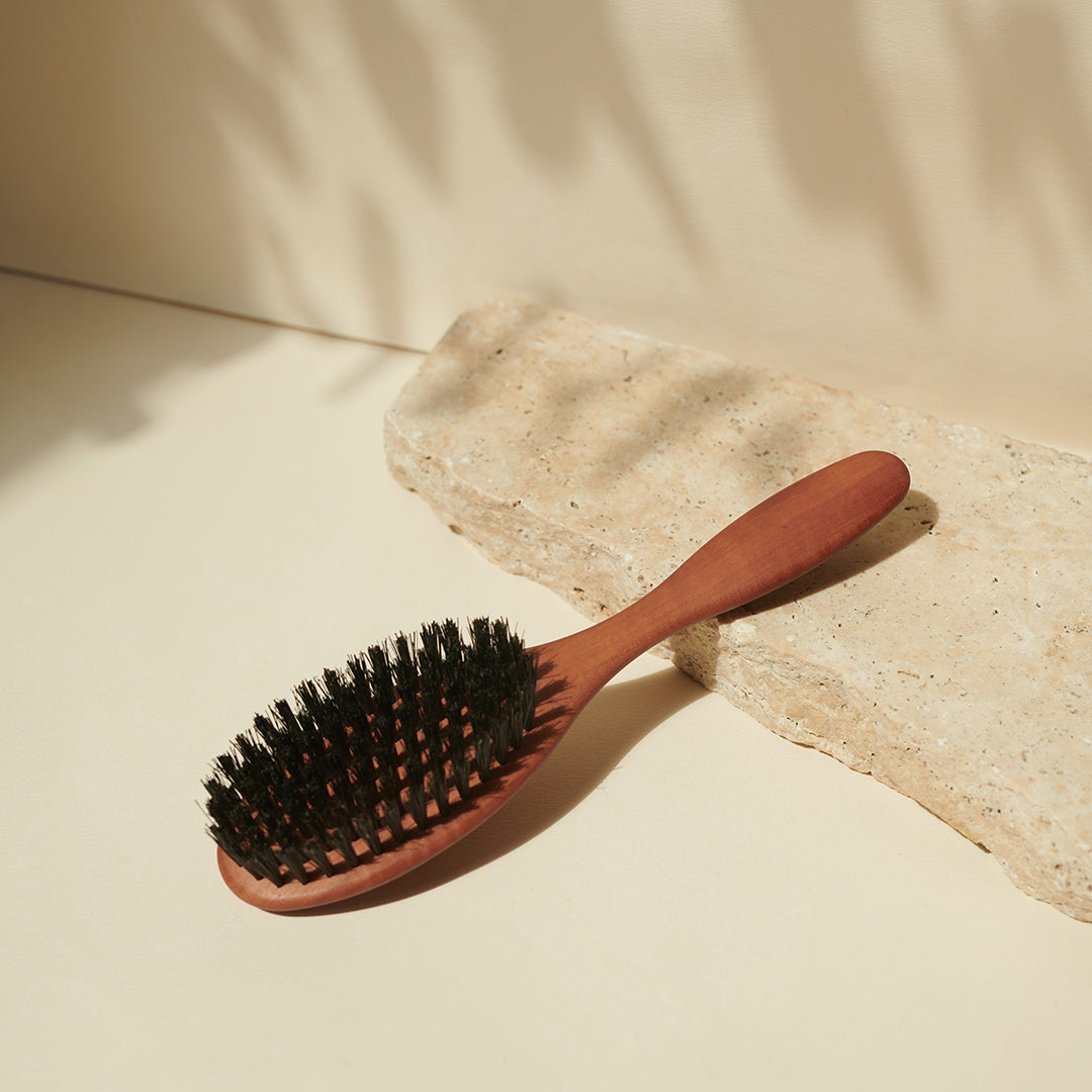 Spazzola professionale “The Slim One” in legno di pero e setole di cinghiale