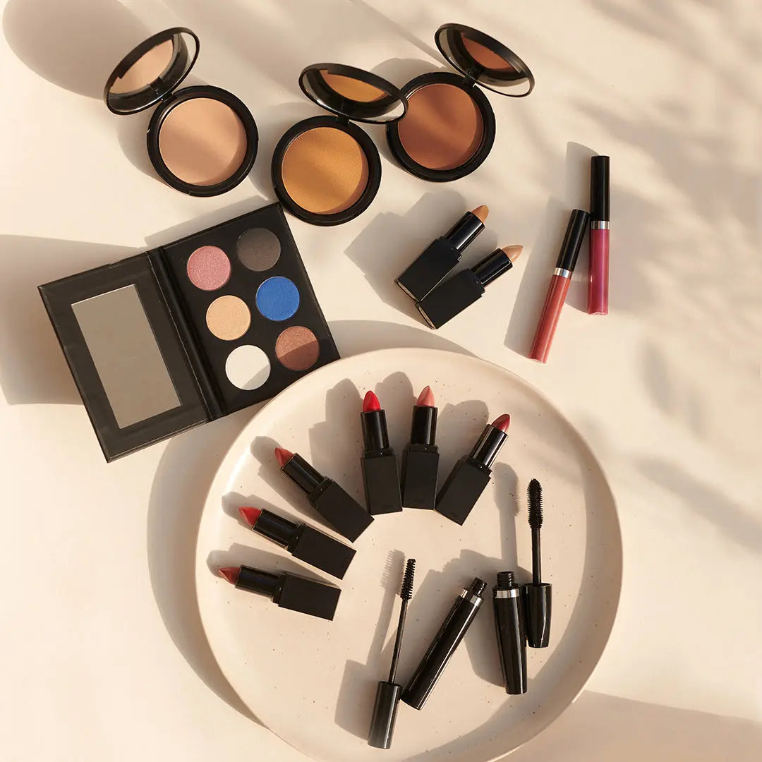 Inhaltsstoffe von Kosmetik prüfen: Was steckt in herkömmlicher dekorativer Kosmetik und welche Alternativen gibt es?