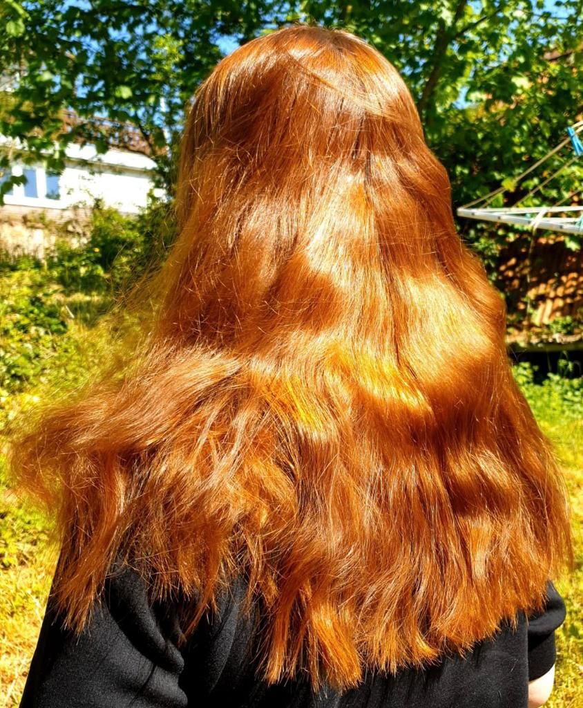 Pflanzenhaarfarben und Licht - der Haarglanz