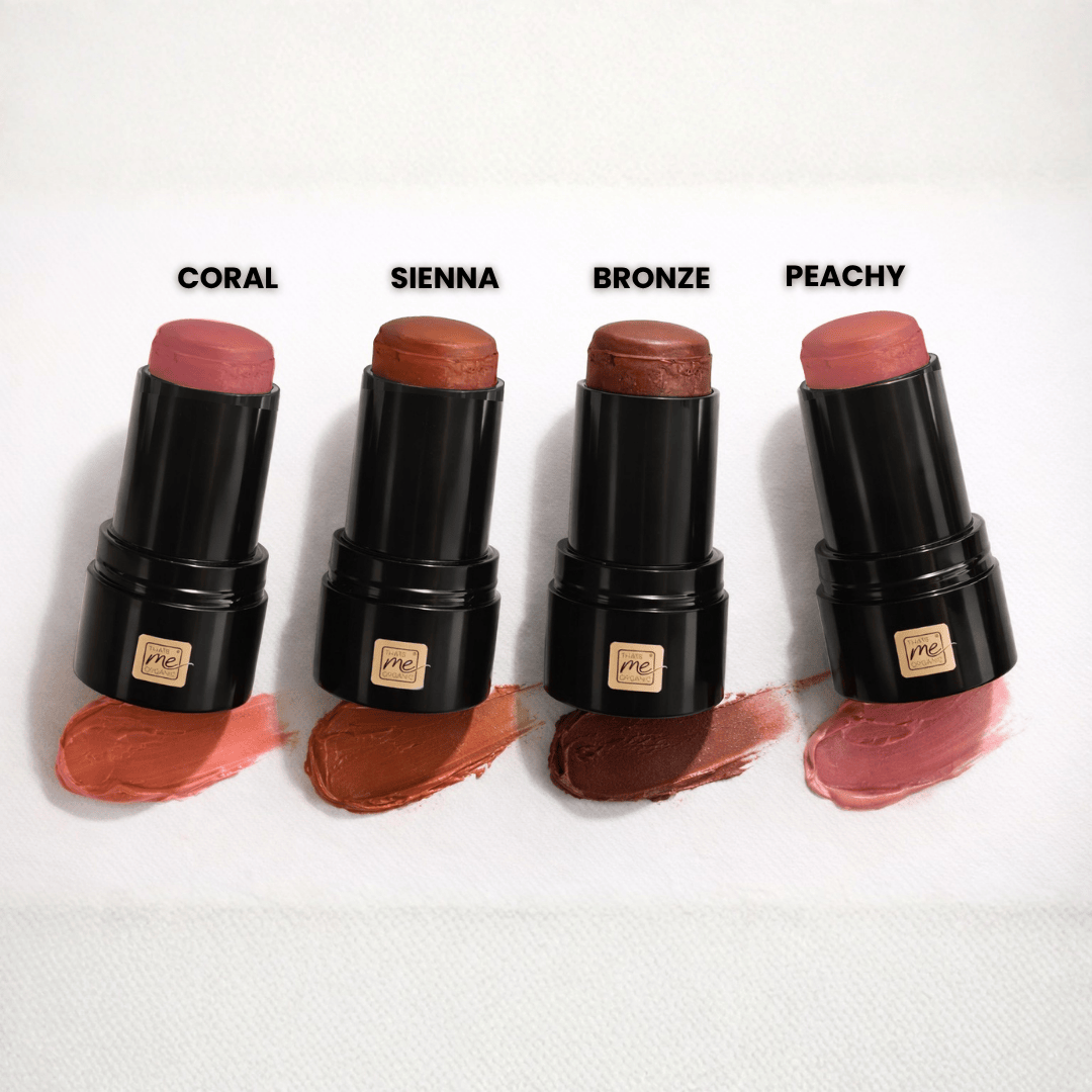 Farbübersicht der 3-in-1 Naturkosmetik Sticks in Coral, Sienna, Bronze und Peachy für Lippen, Wangen und Augen