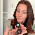 Anwendungsbild der Lidschatten Green Paradise und Metallic Copper auf dem Auge mit natürlichem Augen-Make-up Look