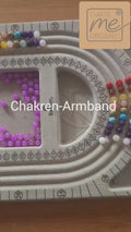 Chakra Aromatherapie Aura-, Raumduft-, Yoga- &  Meditationsspray Set in Geschenkbox + Chakra-Edelstein-Armband – für energetische Balance