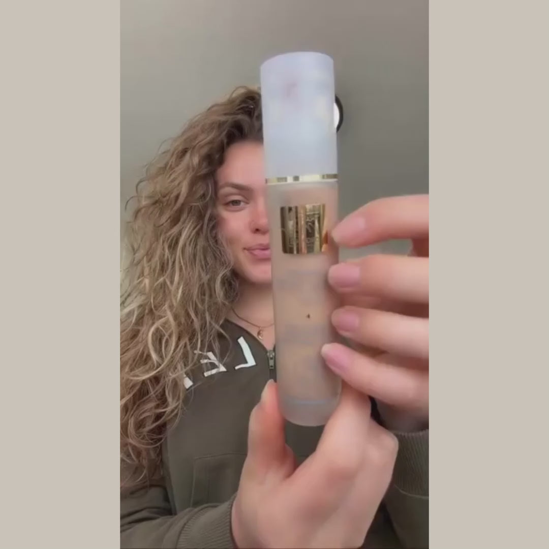 Victoria schminkt sich mit den Thats me Organic produkten