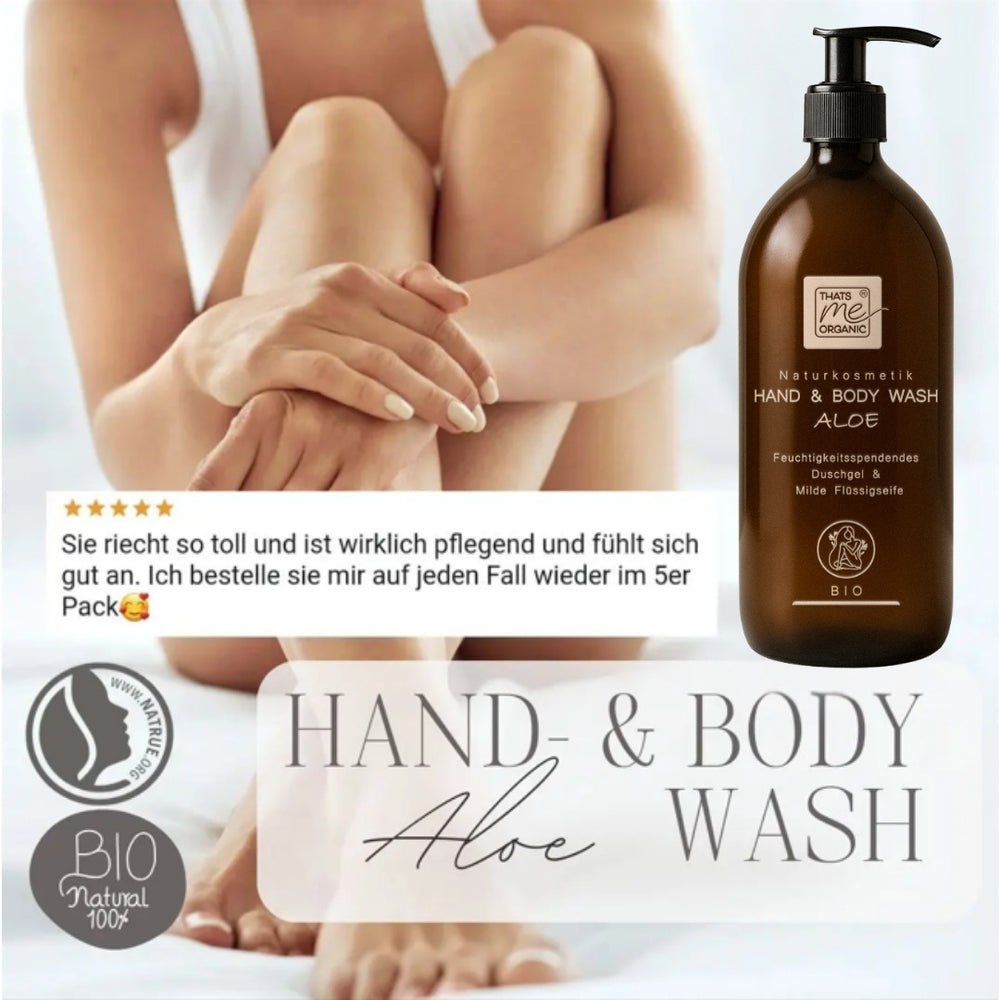 Eine Frau mit gekreuzten Beinen sitzt neben einer Flasche Thats me organic® Bio-Hand & Body Wash Naturkosmetik, die neben einer Kundenbewertung abgebildet ist.