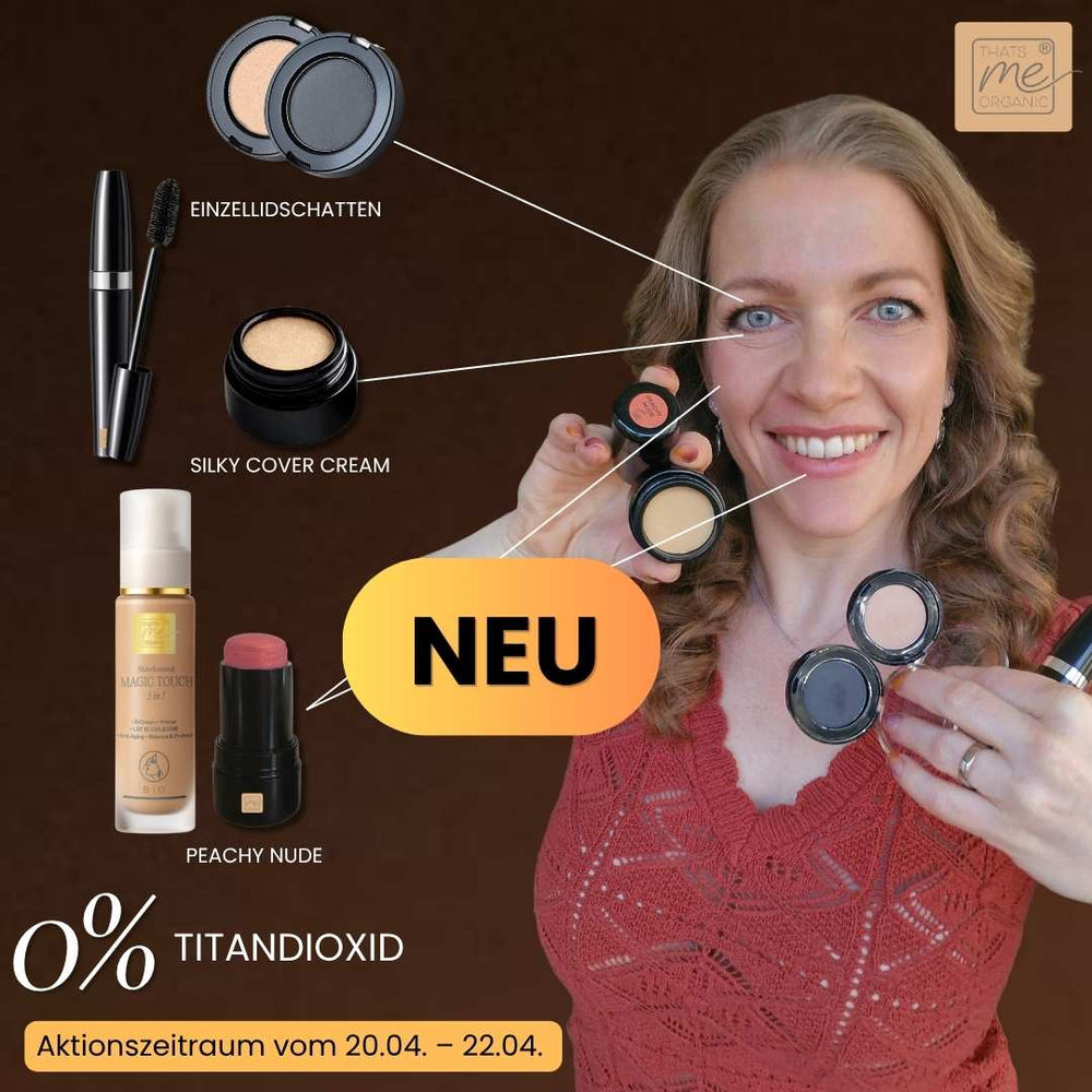 Model zeigt Make up Look mit Peachy Nude Stick, Foundation, Mascara, Einzellidschatten und Silky Cover Cream ohne Titandioxid