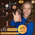 Model zeigt Make up Look mit Peachy Nude Stick, Shiny Peach Lipgloss und Champagne Beige Lidschatten mit 25 Prozent Rabatt ohne Titandioxid